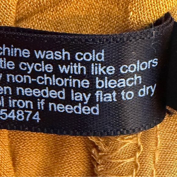 The Limited Women’s Mustard Yellow Sleeveless Keyhole Blouse Top Size Large - Picture 4 of 7